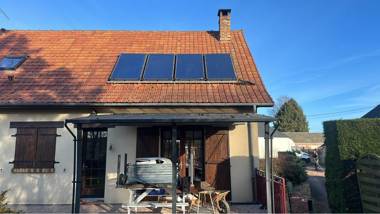 Intérieur rénové spacieux et moderne